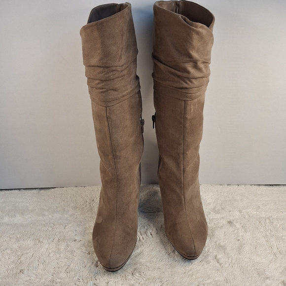 Mootsie Tootsies Boots - Picture 8 of 12